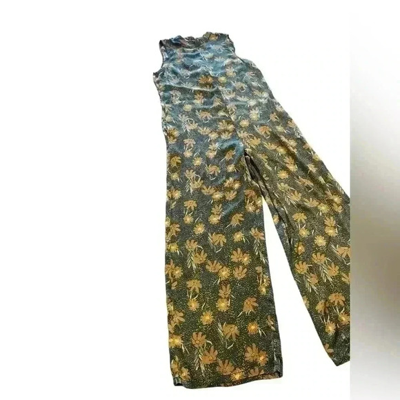 Knot Sisters Green Floral Jumpsuit - Picture 5 of 12